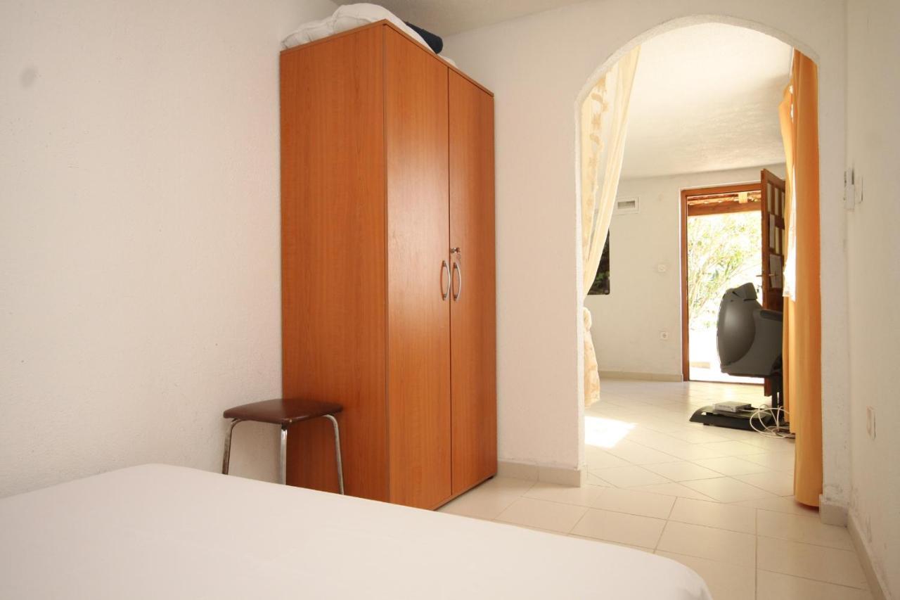 Apartments With A Parking Space Rukavac, Vis - 2444 روكافاك المظهر الخارجي الصورة