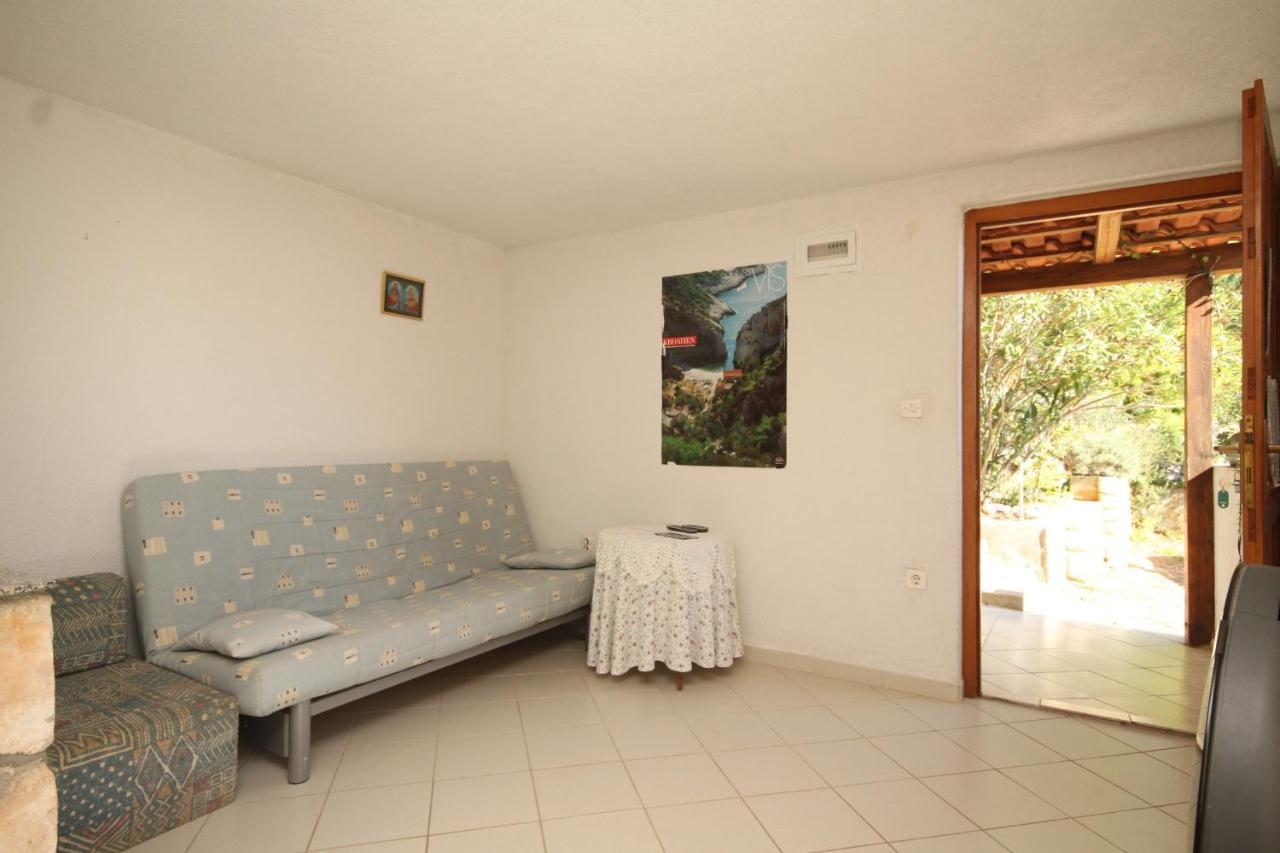 Apartments With A Parking Space Rukavac, Vis - 2444 المظهر الخارجي الصورة