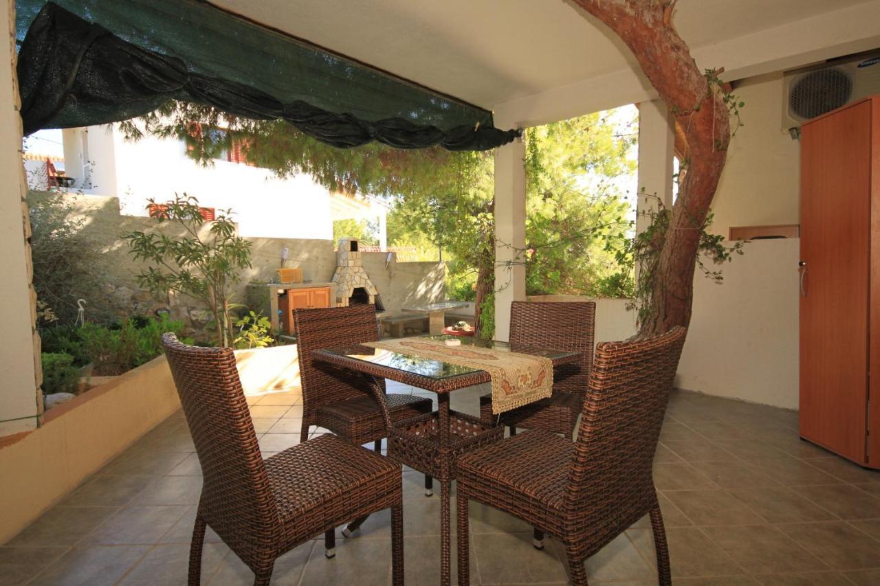 Apartments With A Parking Space Rukavac, Vis - 2444 روكافاك المظهر الخارجي الصورة